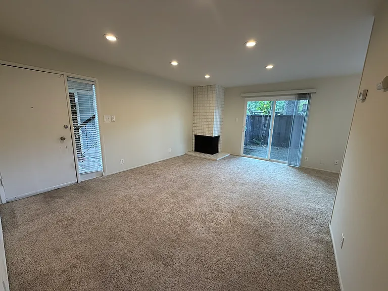 2060 Camel Ln #4 — Photo 19
