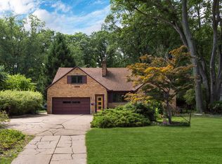 28809 Wolf Rd, Bay Village, OH 44140