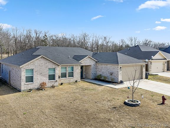 3rd image of 922 Indian Plains Rd