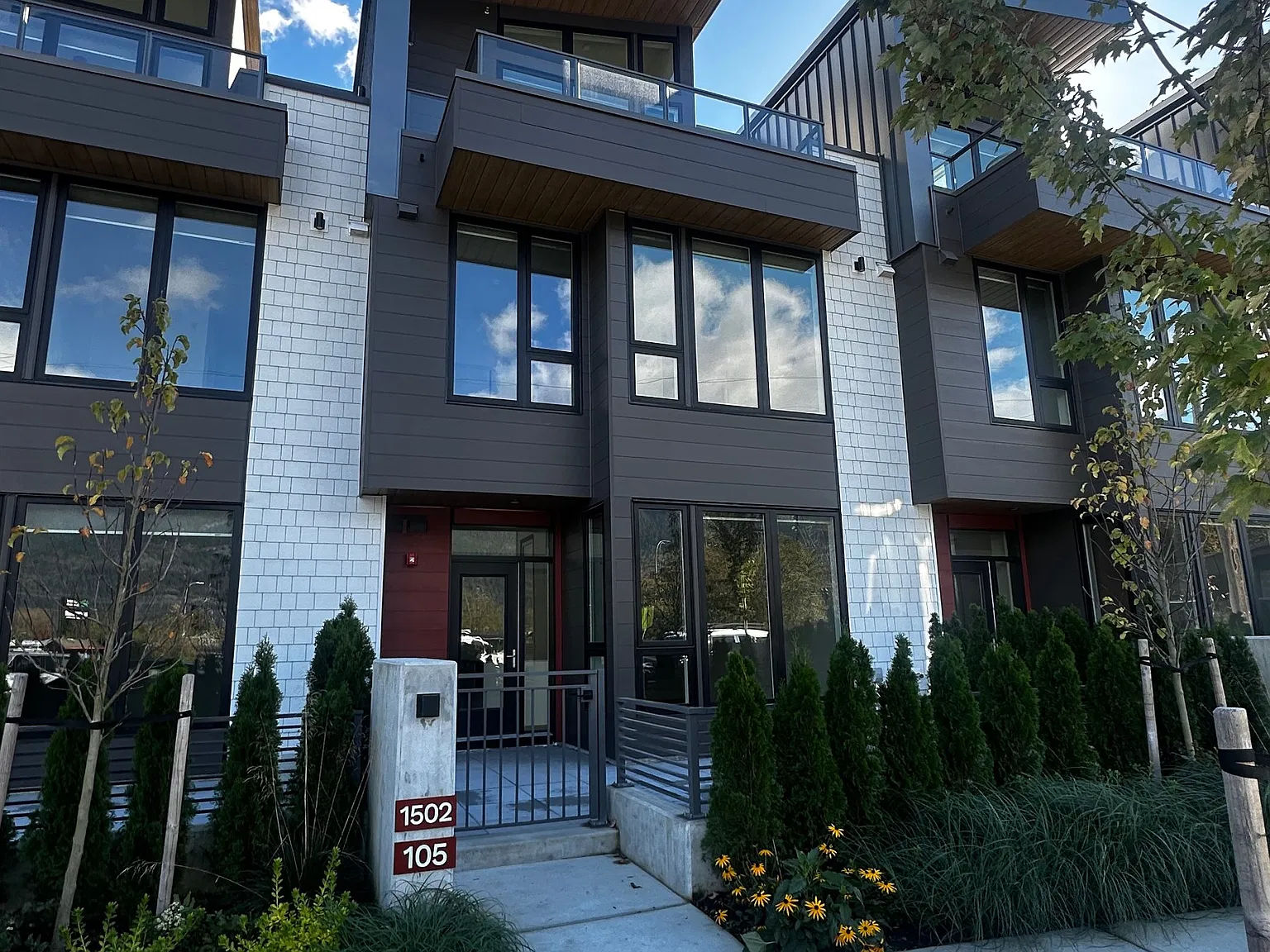 2 bed, 1207 sqft, $4,180 — Photo 4
