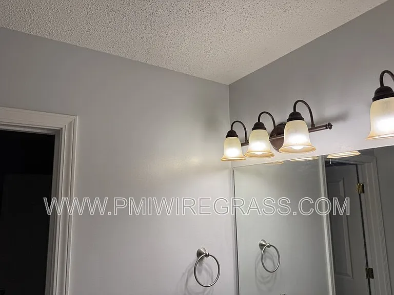 208 Foxchase Ln — Photo 37