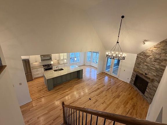 4th image of 1018 Forest Lake Dr