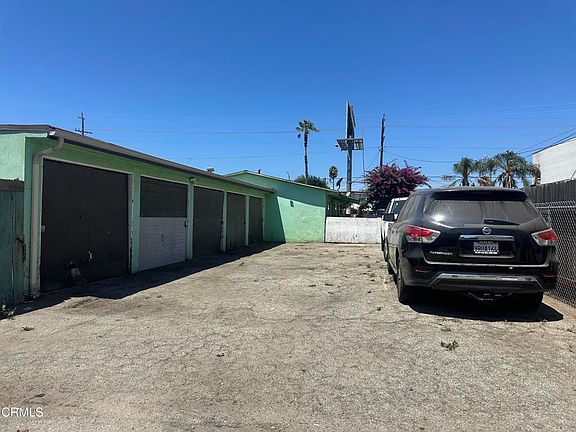 4th image of 1052 N Wilmington Blvd