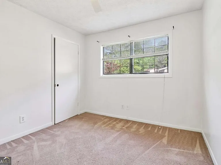 2344 Chestnut Log Pl — Photo 33