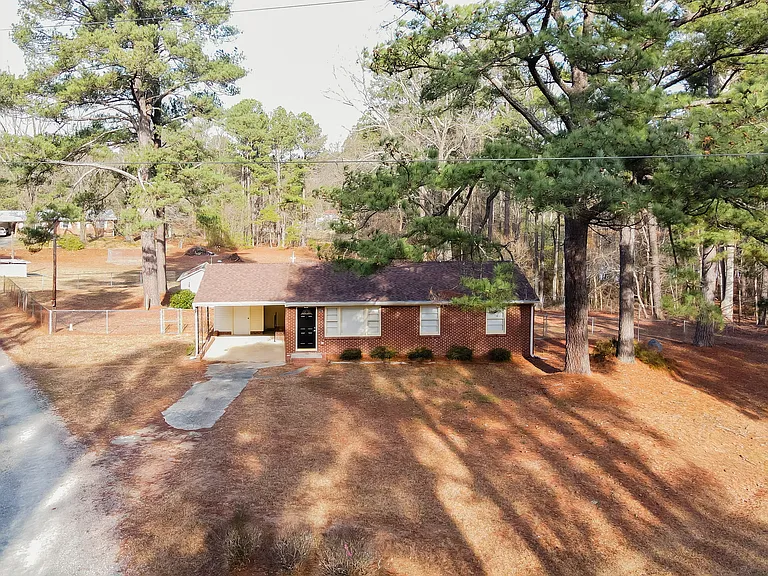 1312 Goodwin Rd — Photo 30