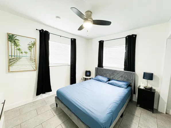 (undisclosed Address), Hollywood, FL 33024