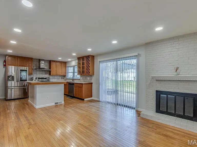 359 Palermo Dr — Photo 10
