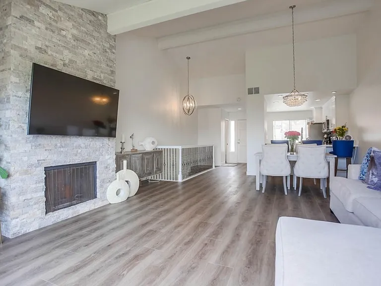 901 Caminito Estrada #C — Photo 6