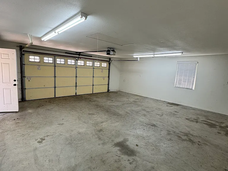257 N Lomita Ave #B — Photo 14