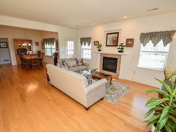 5th image of 1790 American Eagle Dr