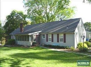 204 Pascack Rd, Park Ridge, NJ 07656