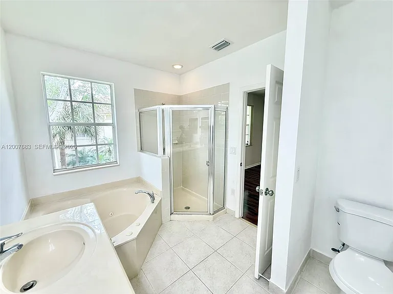2674 SW 84th Ter #102 — Photo 44