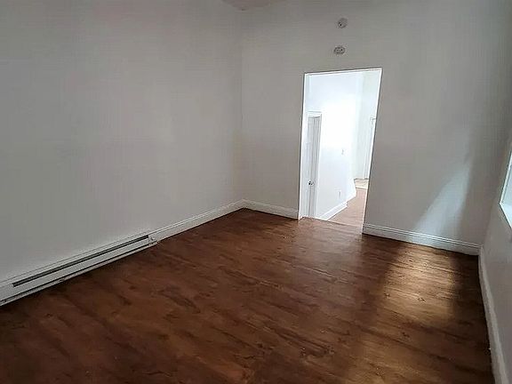 4th image of 2408 N 29th St #1