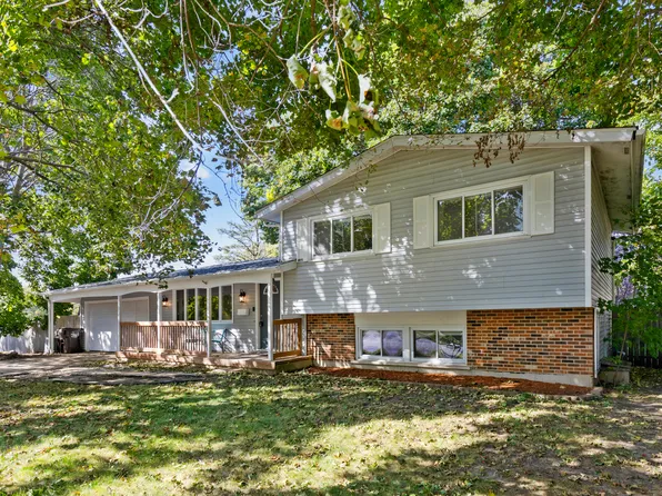 794 Dover Ct, Crystal Lake, IL 60014