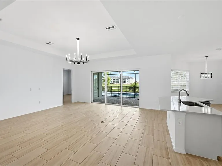 5543 Lightning Whelk Ln — Photo 6