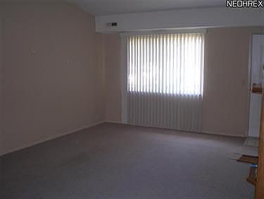 3rd image of 27083 Oakwood Cir #X-117
