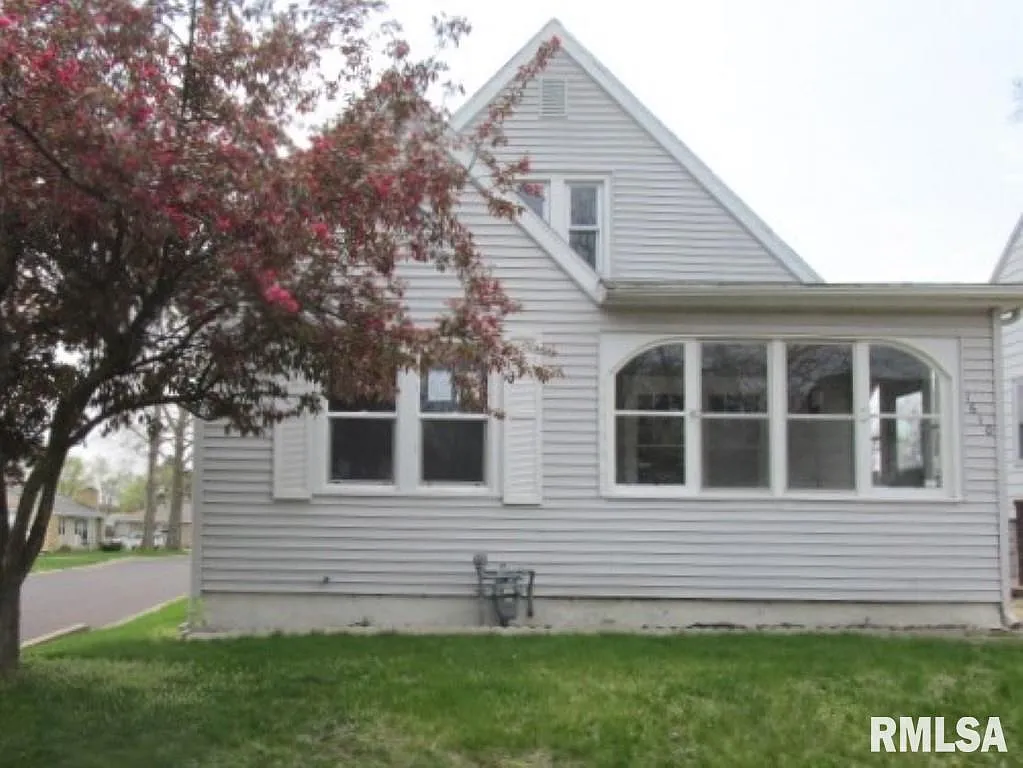 1610 Martha St photo 1