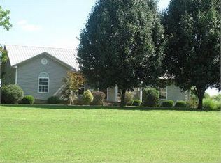 401 Denning Rd, Gleason, TN 38229