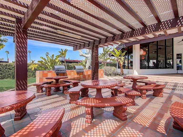 El Cordova Apartments — Photo 8