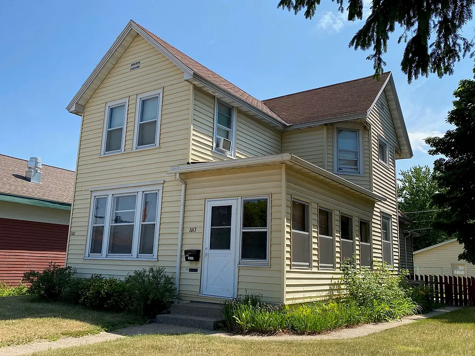1013 W Ave S