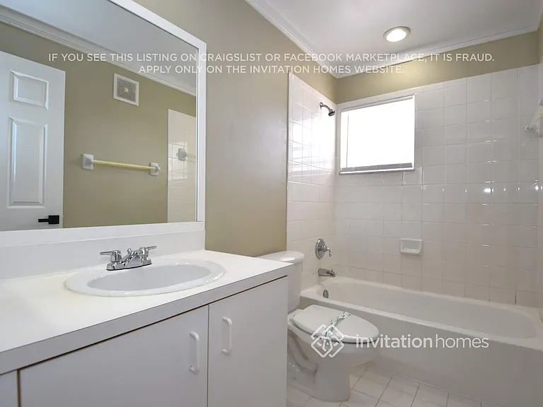 18710 SW 25th Ct — Photo 15