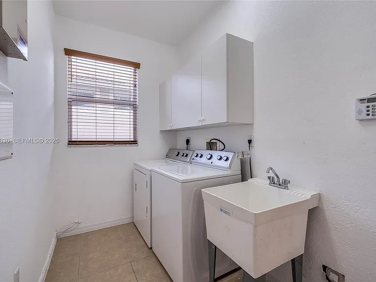 14935 SW 52nd St — Photo 31