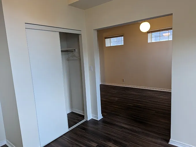 505 Simcoe St S #101 — Photo 11