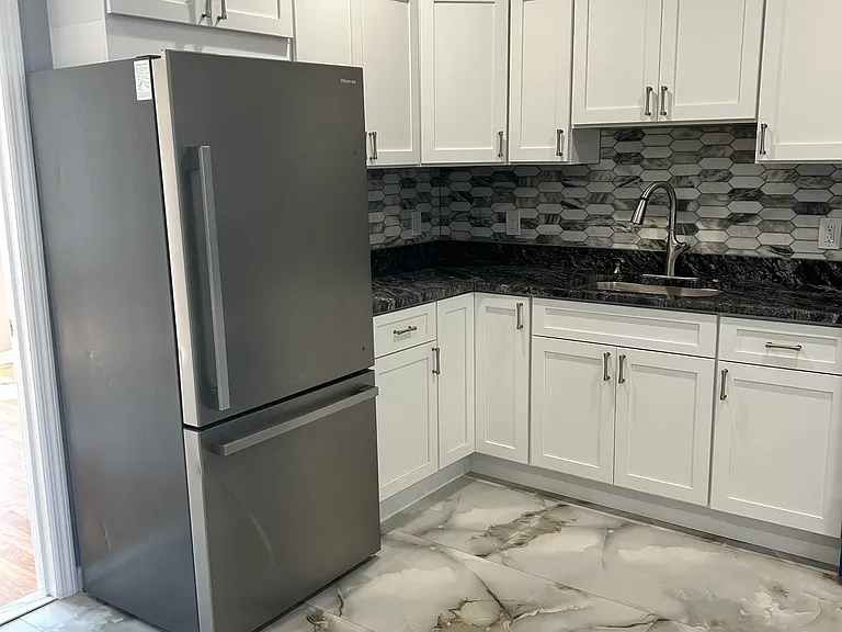 254 S 52nd St #2 — Photo 8