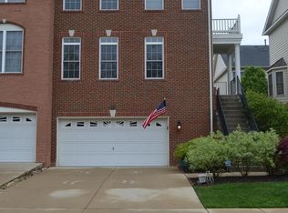 25879 Kirkwood Sq, Chantilly, VA 20152