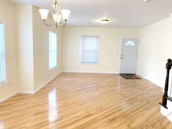 9 Kingsley Ave #11, Northampton, MA 01060