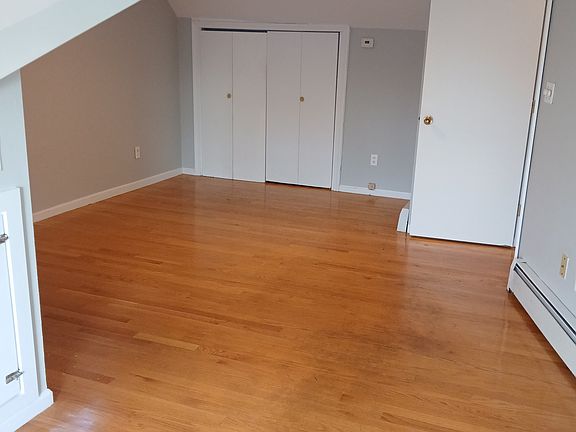 2nd image of 35 Fairview St #2