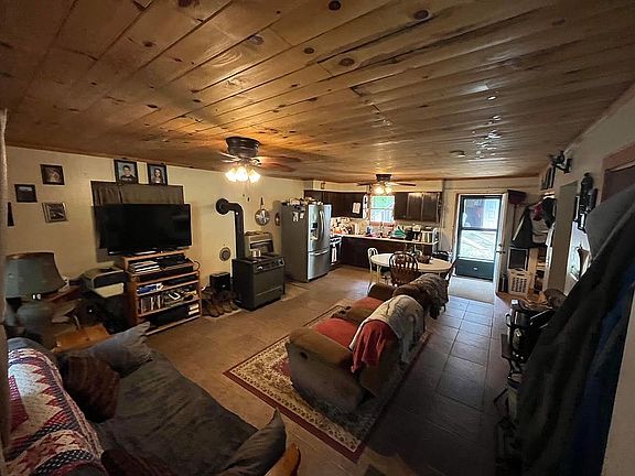 Living rm/dining rm/kitchen