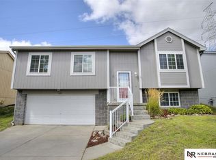 7610 Howell St, Omaha, NE 68122