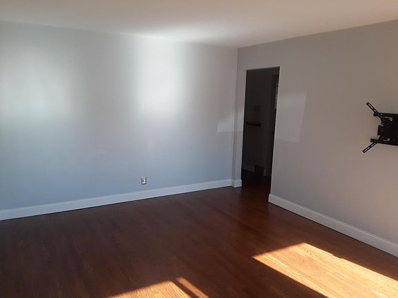 2nd image of 5617 Wilson Ave
