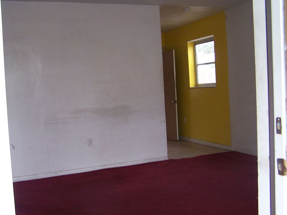 2nd image of 1600 N 70th Way