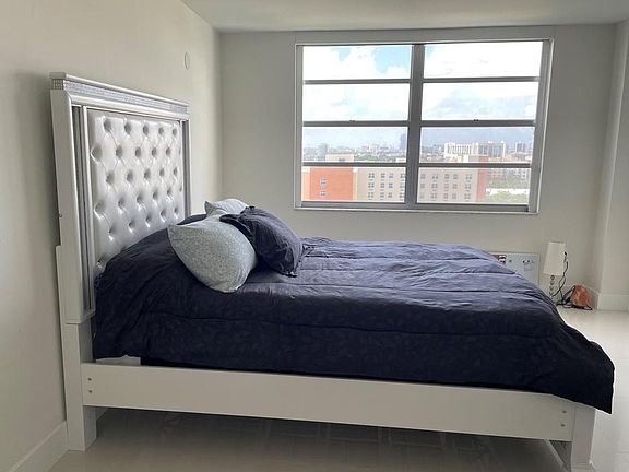 4th image of 2780 NE 183rd St APT 1402