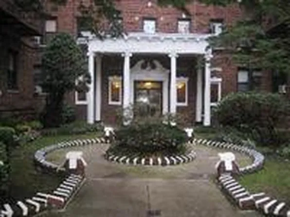 657 East 26th Street