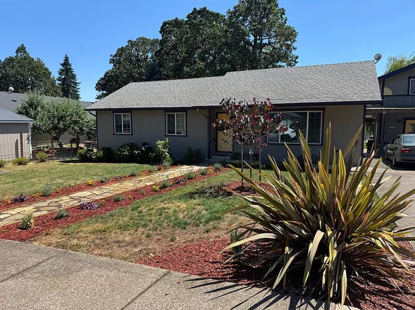 594 Pioneer St, Philomath, OR 97370