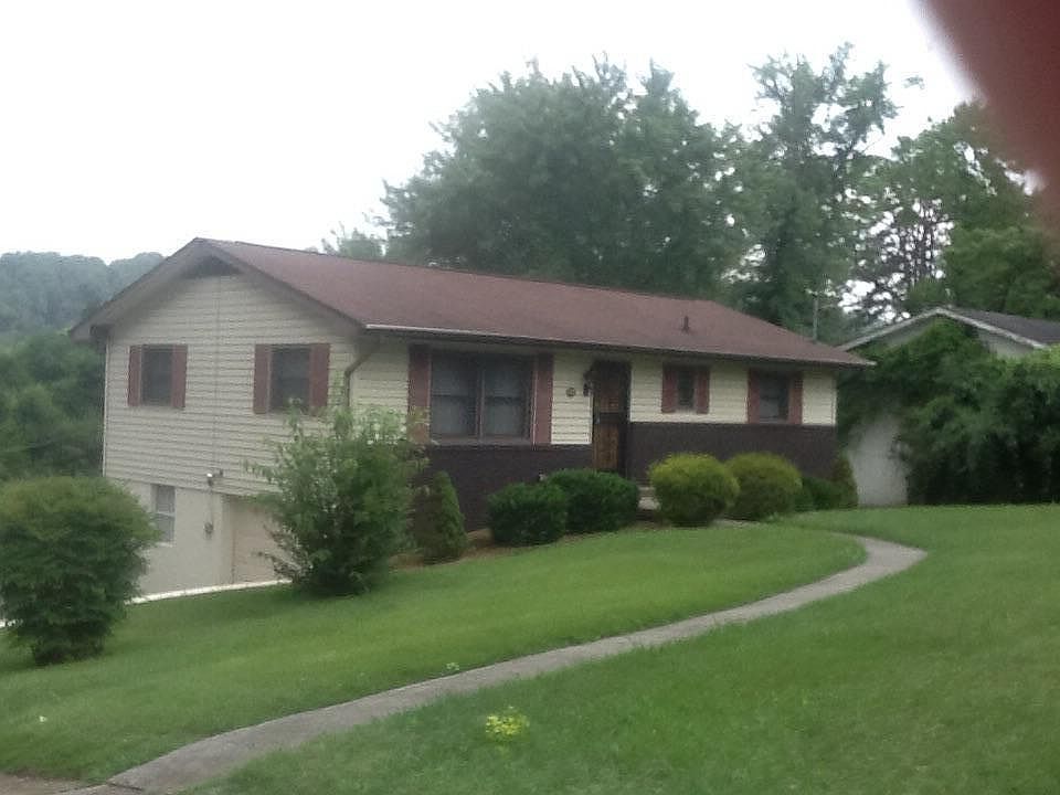 1st image of 2004 NW Radiance Dr