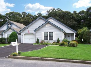 38 Huntingdale Way, Middle Island, NY 11953