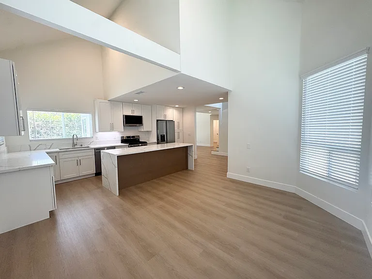 2737 Forest Park Ln — Photo 21