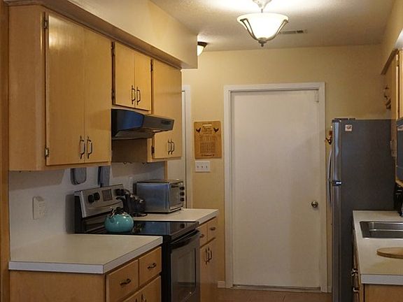3rd image of 2205 Belegarde Dr