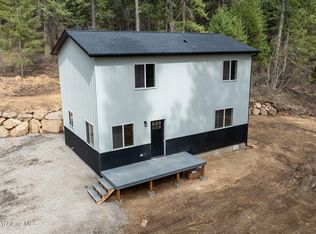 181 Lakeview Dr, Blanchard, ID 83804