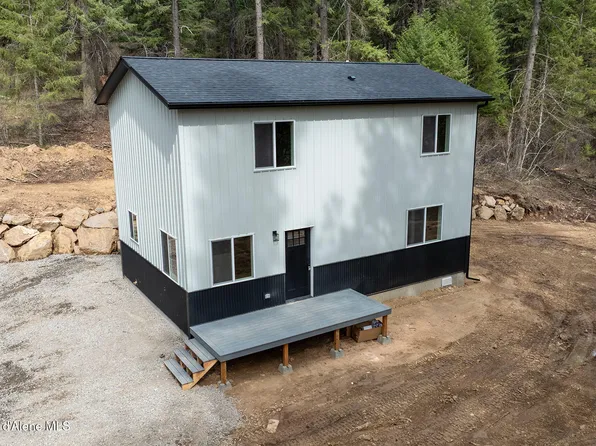 181 Lakeview Dr, Blanchard, ID 83804