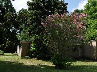 517 W Cleveland St, Alvin, TX 77511