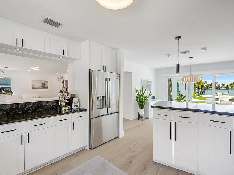 930 Stillwater Dr — Photo 16