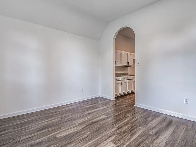 5624 Annandale Dr — Photo 10