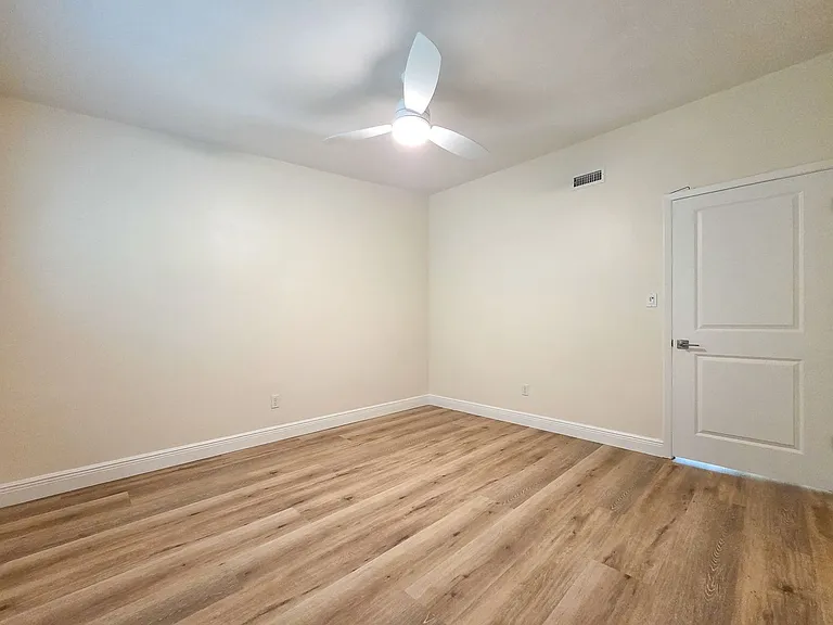 3702 NW 22nd Pl — Photo 27