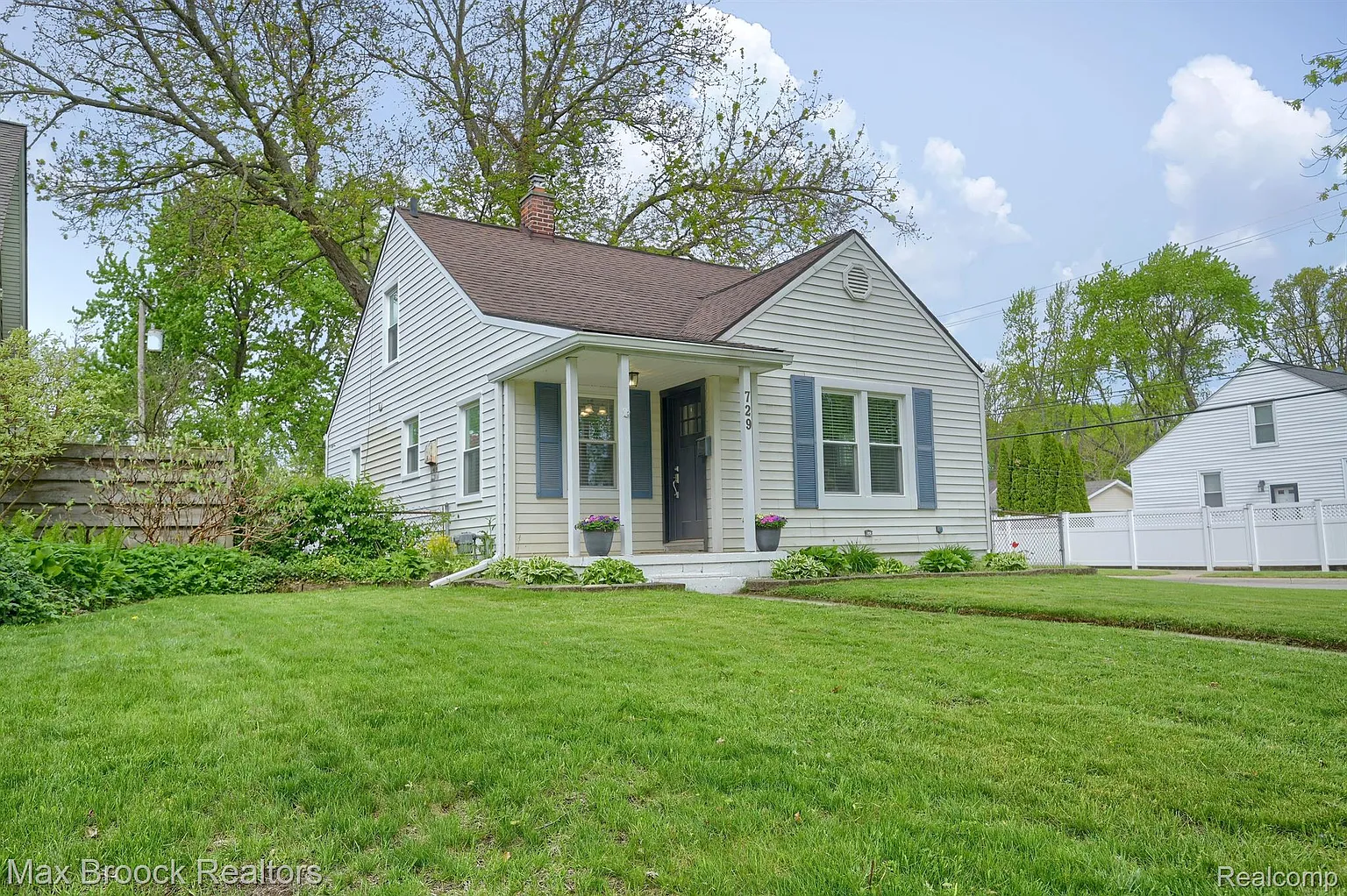 729 N Connecticut Ave photo 1