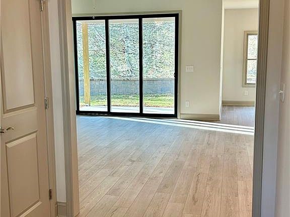 5th image of 118 Elder Ct